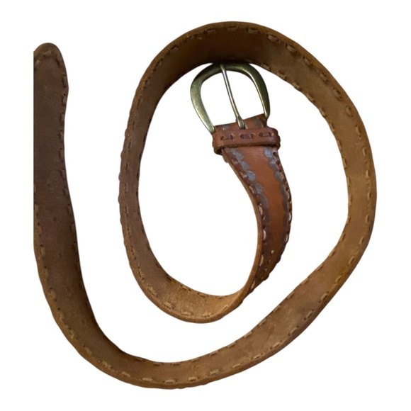 Leather embossed & riveted belt. Unisex. - Picture 5 of 16